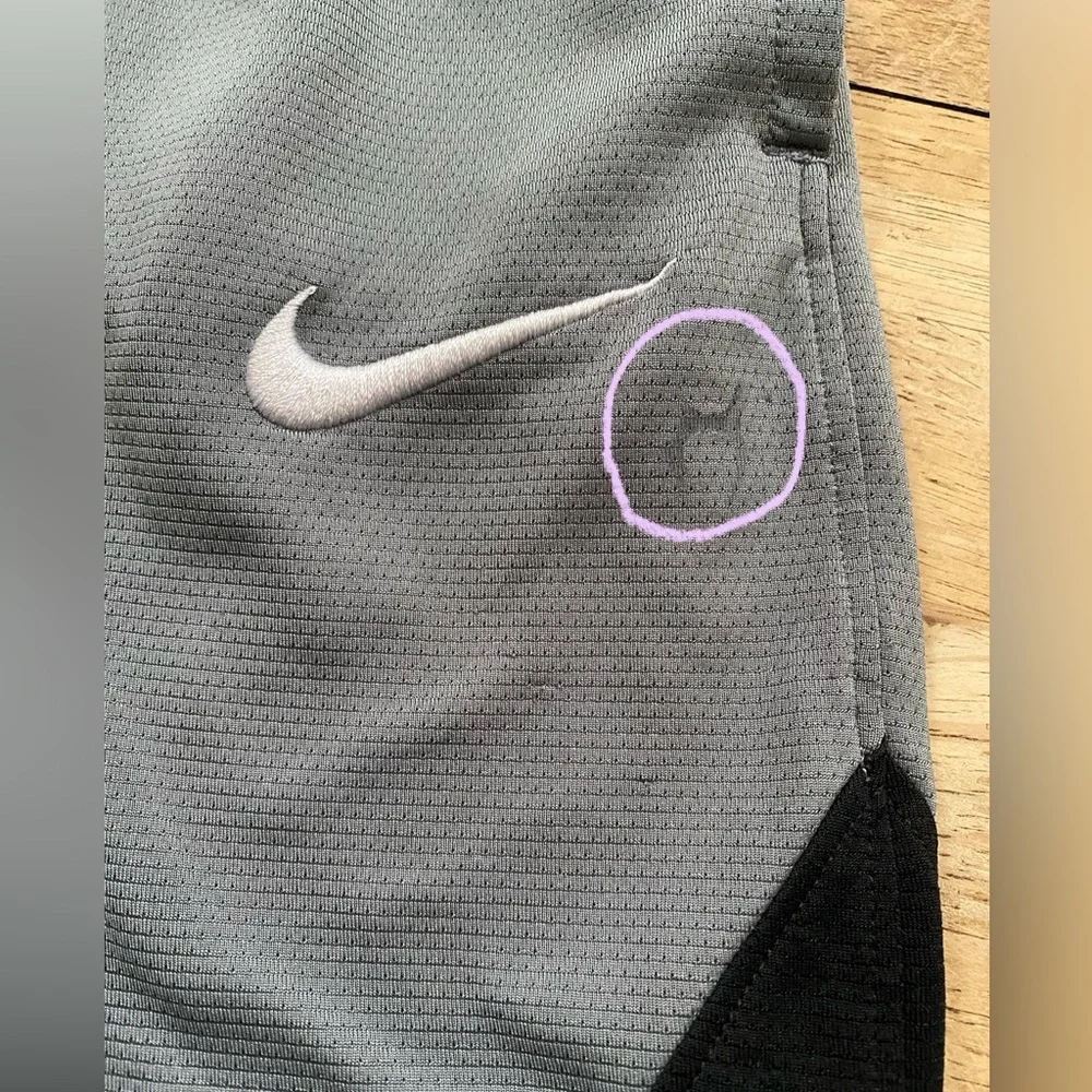 Nike Boy’sSz S‎ Cool Gray/Black Icon Basketball Shorts